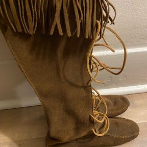 Minnetonka Moccasins Women’s  size 9